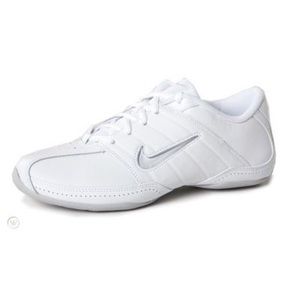 Nike Cheer sideline shoes size 6 worn once